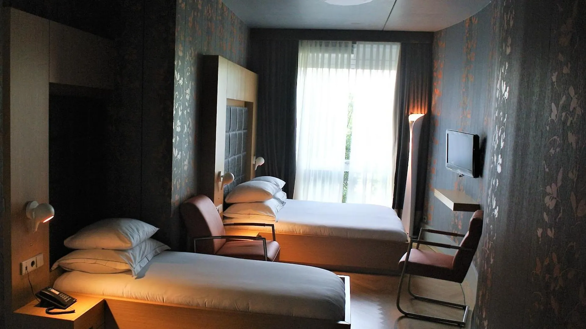 Amadi Park Hotel Amsterdam 4*,