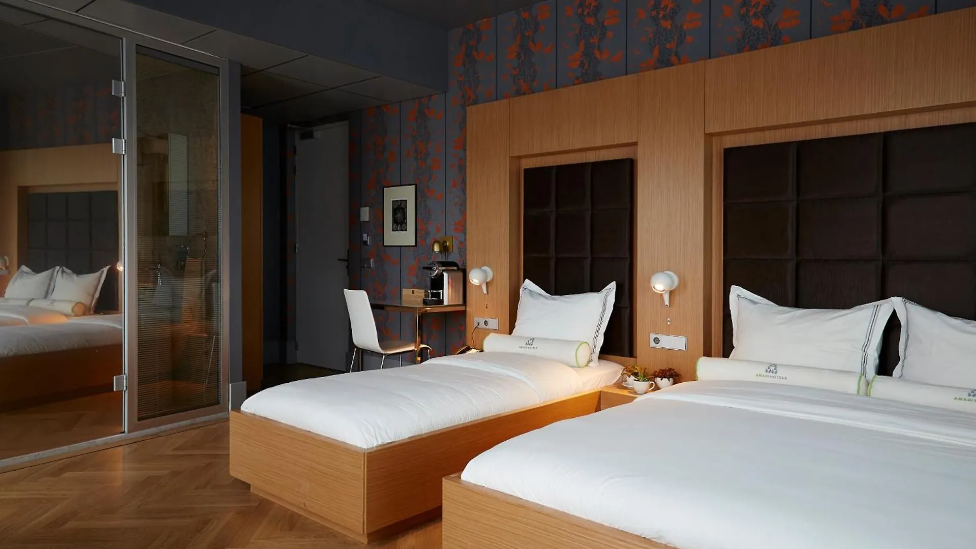 Amadi Park Hotel Ámsterdam 4*,